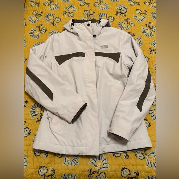 The North Face Women's Triclimate 3-in-1 Jacket in Moonlight/Ivory - Picture 1 of 11